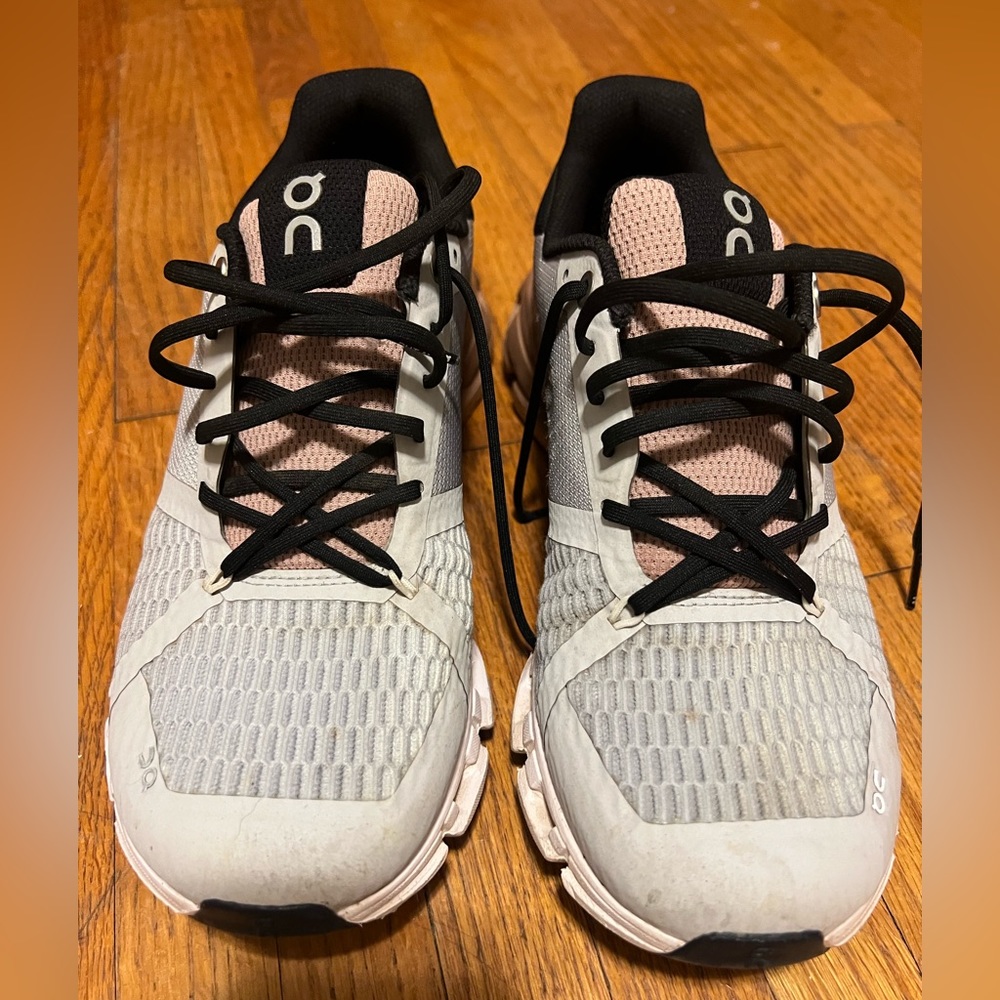 ON-running cloudflyer, glacial/rose brown, size 7.5